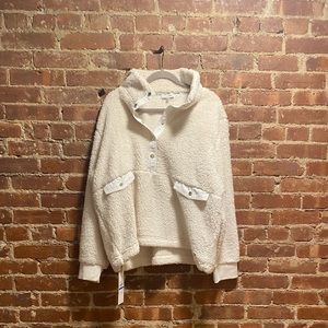 *NWT* Calvin Klein Slouchy sherpa size XL